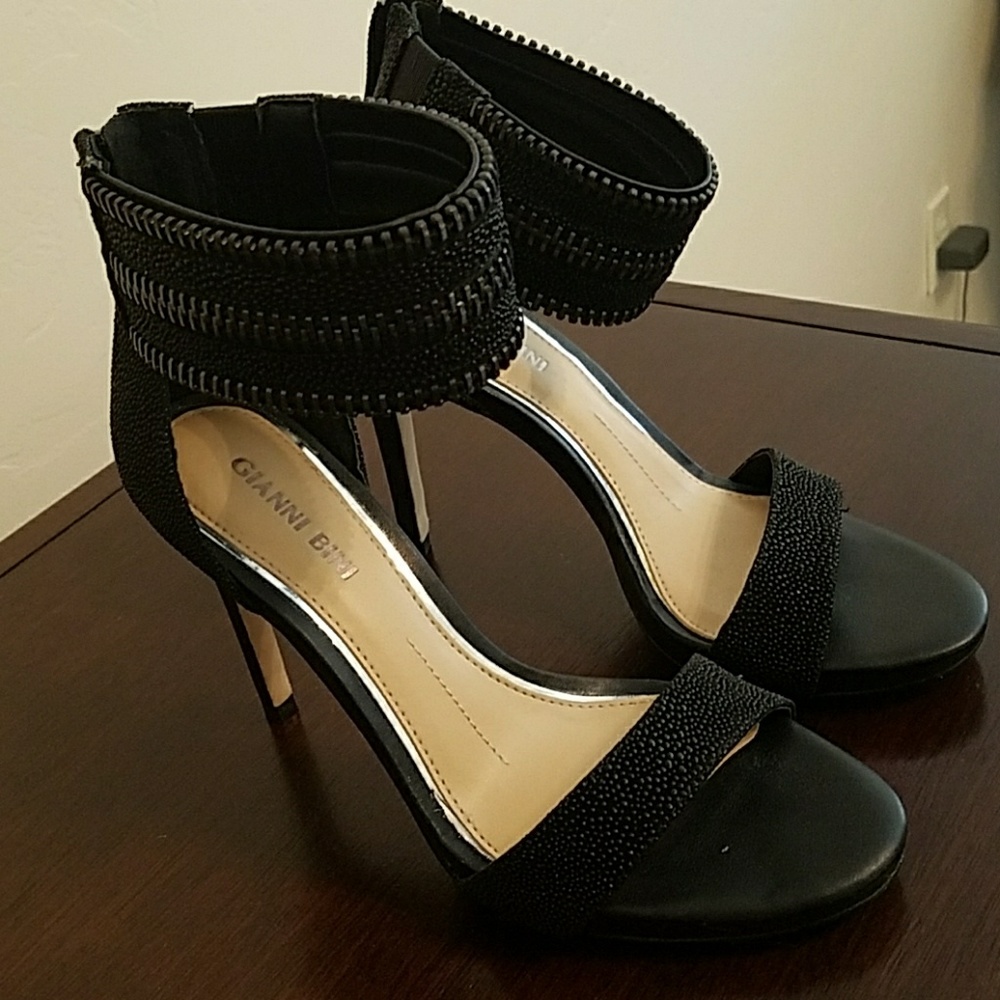 Gianni Bini-Never worn heels